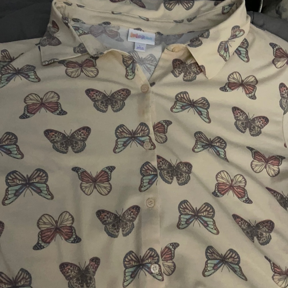 Luluaroe Vakentina top button down